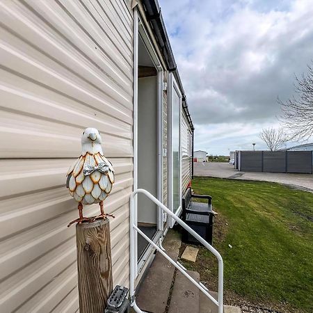Modern 6 Berth Caravan With Wifi At St Osyth Beach In Essex Ref 28051Fv كْلانكتون أون سي المظهر الخارجي الصورة