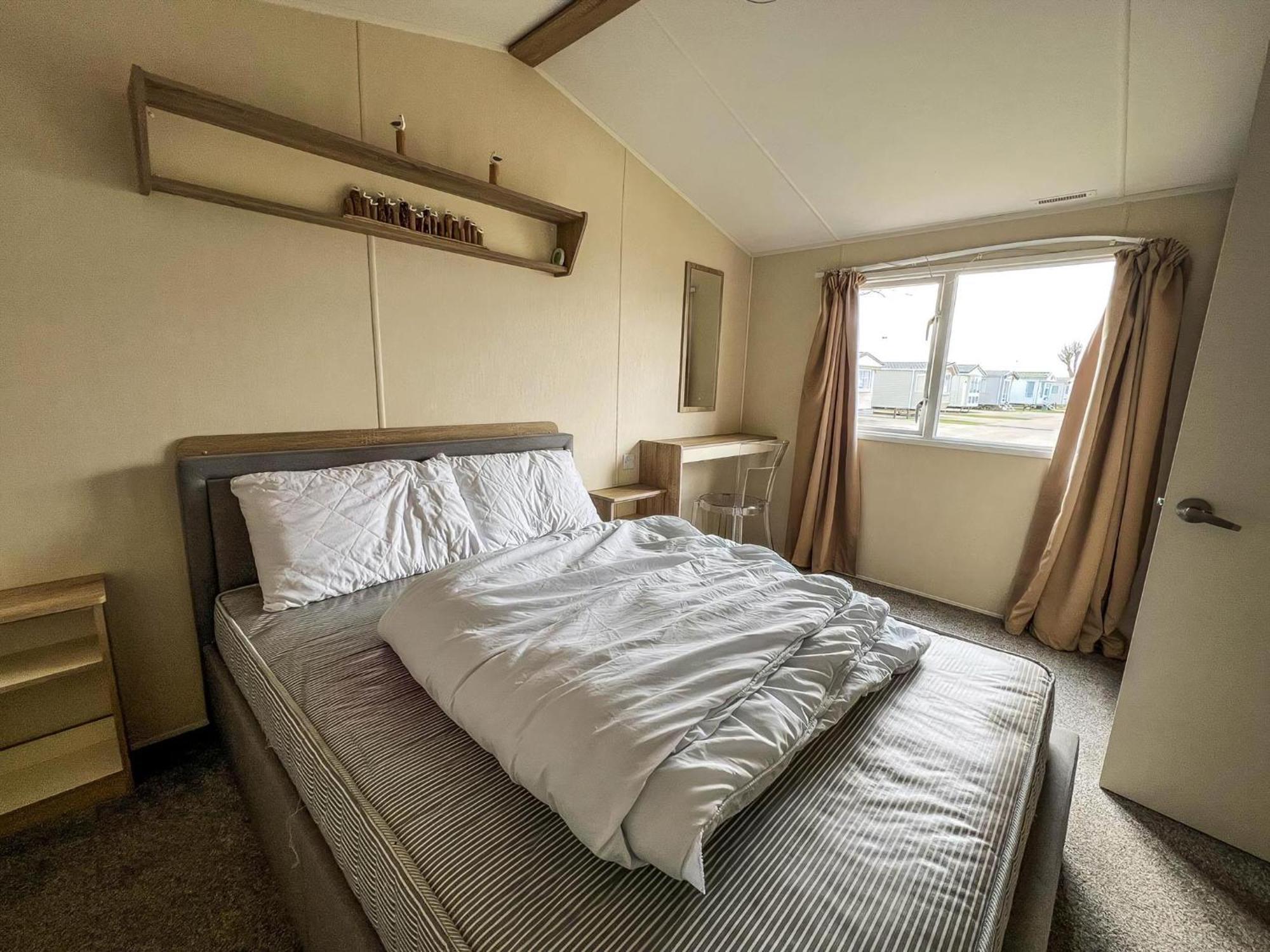 Modern 6 Berth Caravan With Wifi At St Osyth Beach In Essex Ref 28051Fv كْلانكتون أون سي المظهر الخارجي الصورة