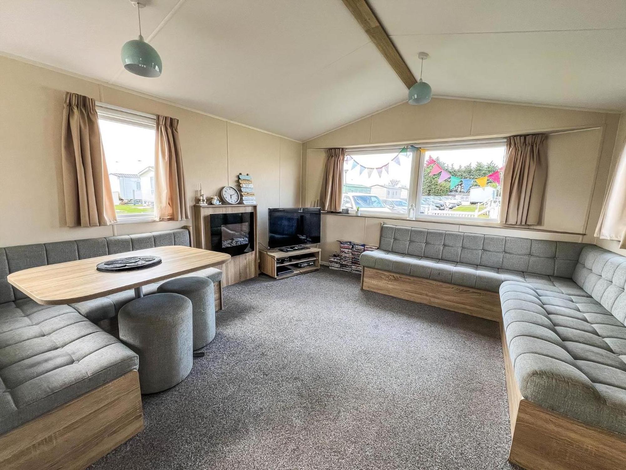 Modern 6 Berth Caravan With Wifi At St Osyth Beach In Essex Ref 28051Fv كْلانكتون أون سي المظهر الخارجي الصورة